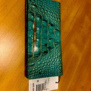 Brahmin wallet band new. Melbourne Collection tortoise blue